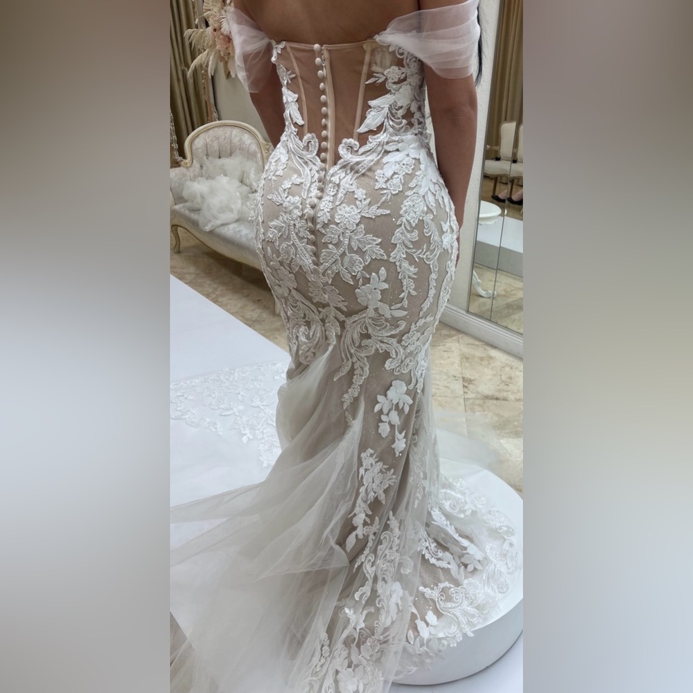 Designer: Wedding dress,Brand new with tags Blue by Enzoani, Ollie (2021) size 6
